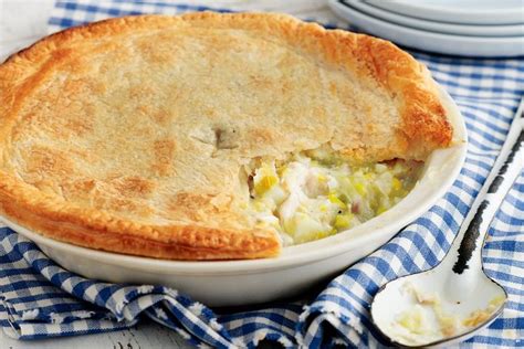 How many protein are in chicken pot pie, chicken, potatoes, leeks - calories, carbs, nutrition