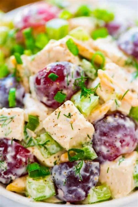 How many protein are in chicken salad with greek yogurt - calories, carbs, nutrition