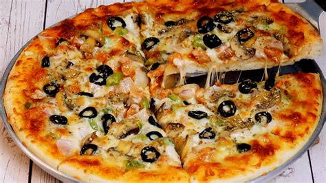 How many protein are in chicken supreme pizza - calories, carbs, nutrition