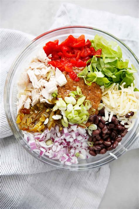 How many protein are in chicken taco salad - calories, carbs, nutrition