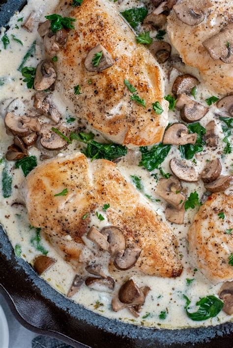 How many protein are in chicken with spinach and mushrooms - calories, carbs, nutrition