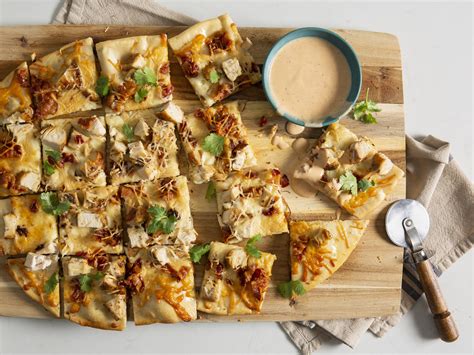 How many protein are in chicken-bacon ranch flatbread - calories, carbs, nutrition