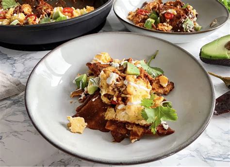 How many protein are in chilaquiles (15639.0) - calories, carbs, nutrition