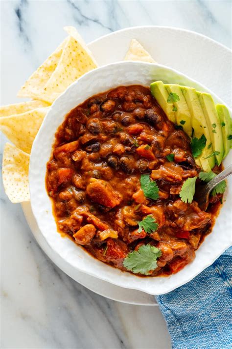 How many protein are in chili - cup - calories, carbs, nutrition