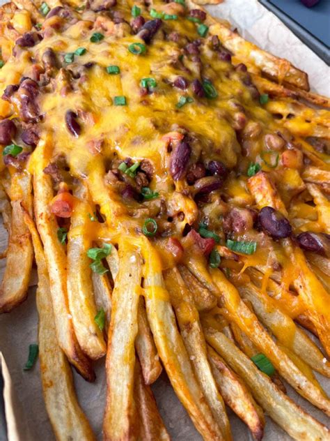 How many protein are in chili cheese fries - calories, carbs, nutrition