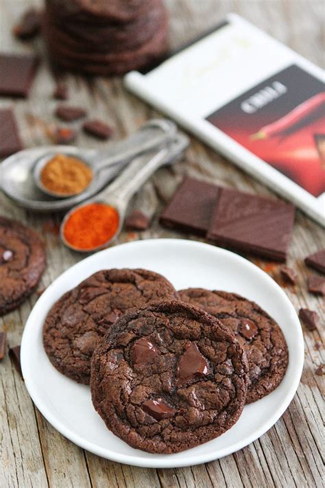 How many protein are in chili chocolate chip cookies - calories, carbs, nutrition