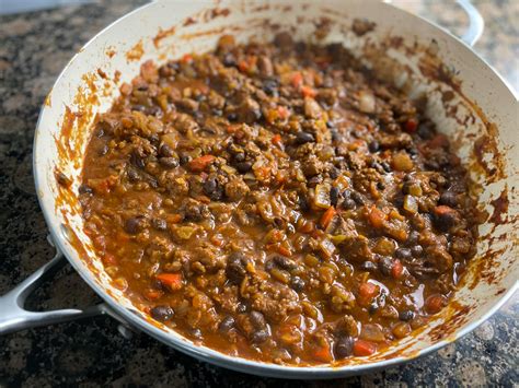 How many protein are in chili con carne (mindful) 16 oz - calories, carbs, nutrition