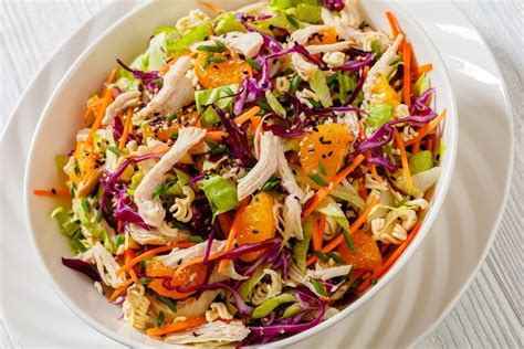 How many protein are in chinese chicken salad with peanuts (10899.1) - calories, carbs, nutrition