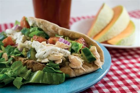 How many protein are in chipotle chicken ranch pita (halves) - calories, carbs, nutrition
