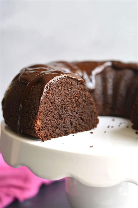 How many protein are in chocolate almond fudge cake - calories, carbs, nutrition