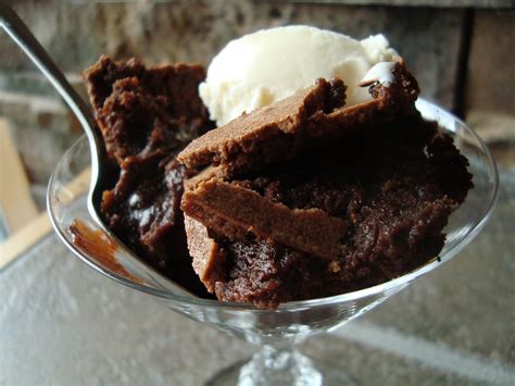 How many protein are in chocolate brownie pudding - calories, carbs, nutrition