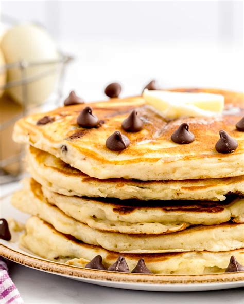 How many protein are in chocolate chip buttermilk pancakes - calories, carbs, nutrition