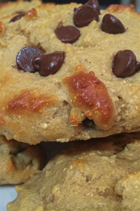 How many protein are in chocolate chip cookie square - calories, carbs, nutrition