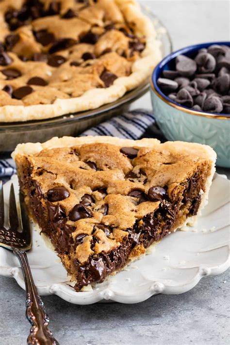 How many protein are in chocolate chip pie - calories, carbs, nutrition