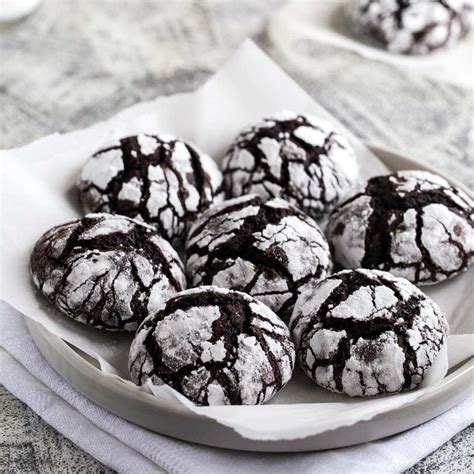 How many protein are in chocolate crinkle cookie - calories, carbs, nutrition