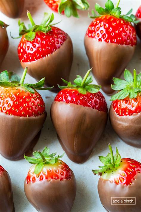 How many protein are in chocolate dipped strawberries - calories, carbs, nutrition