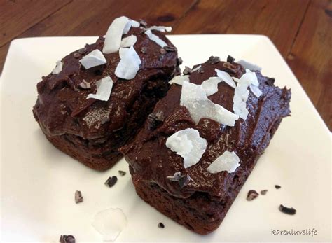 How many protein are in chocolate mini cake - calories, carbs, nutrition