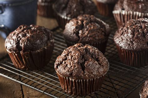 How many protein are in chocolate mousse muffin - calories, carbs, nutrition