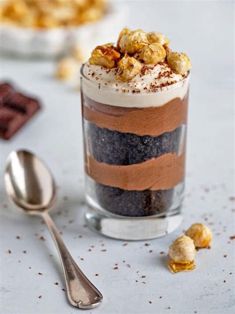 How many protein are in chocolate mousse trifle - calories, carbs, nutrition