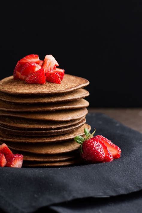 How many protein are in chocolate pancakes - calories, carbs, nutrition