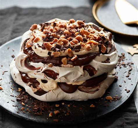 How many protein are in chocolate pavlova - calories, carbs, nutrition