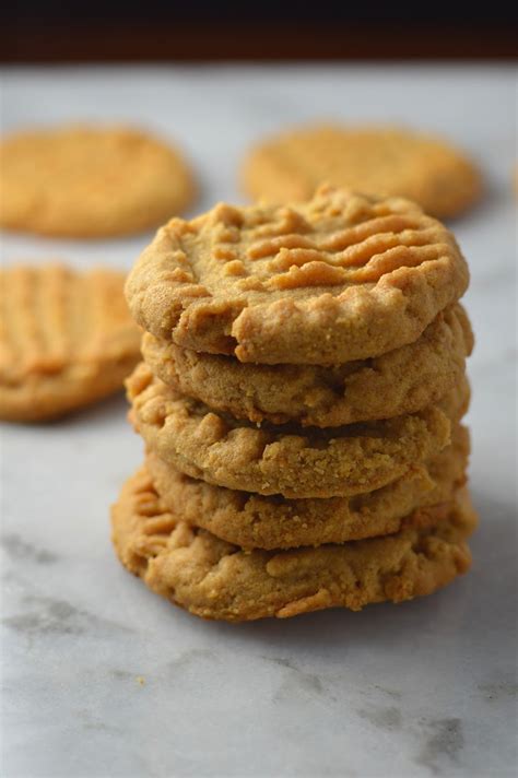 How many protein are in chocolate peanut butter cookies - calories, carbs, nutrition