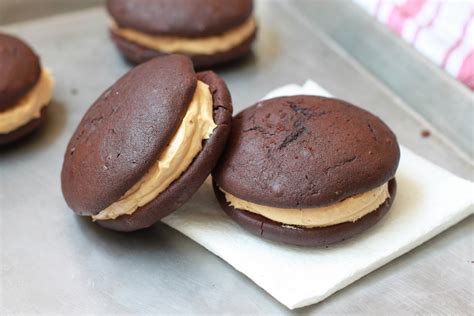 How many protein are in chocolate peanut butter whoopie pie - calories, carbs, nutrition