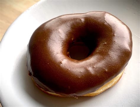 How many protein are in chocolate raised donut - calories, carbs, nutrition