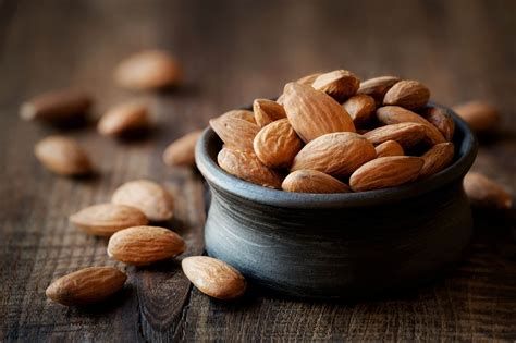 How many protein are in chopped almonds (63622.0) - calories, carbs, nutrition