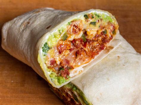 How many protein are in chorizo breakfast wrap - calories, carbs, nutrition