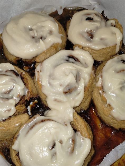 How many protein are in cinnamon bun - calories, carbs, nutrition