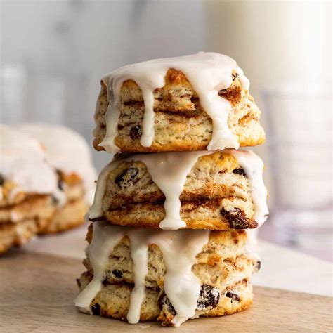 How many protein are in cinnamon raisin biscuits - calories, carbs, nutrition