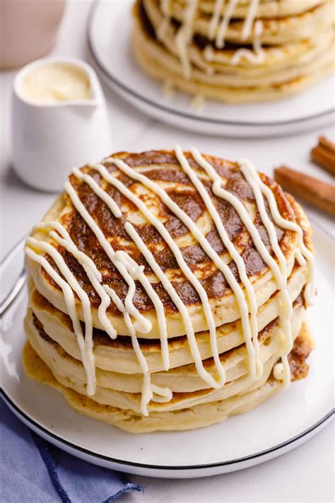 How many protein are in cinnamon roll pancakes - calories, carbs, nutrition