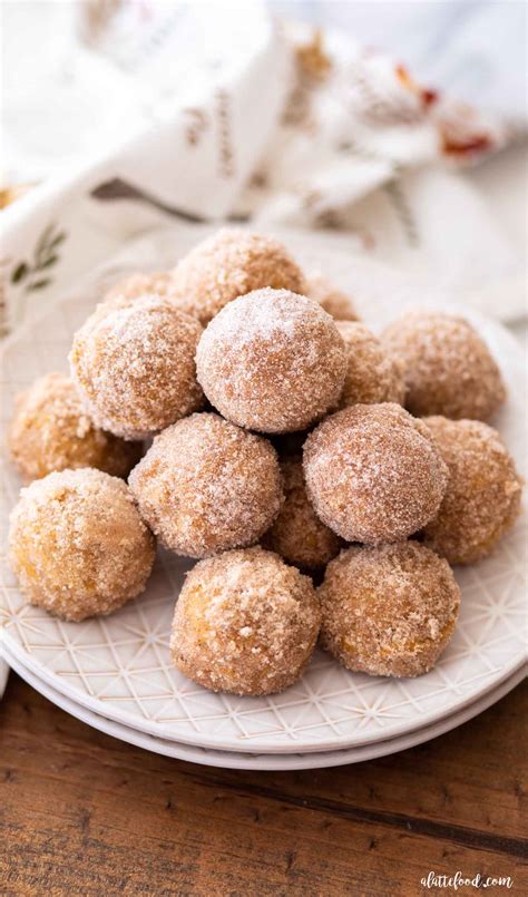 How many protein are in cinnamon sugar donut hole - calories, carbs, nutrition