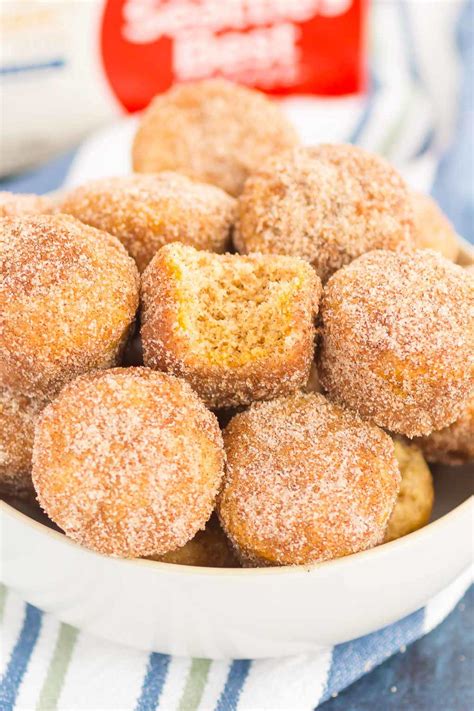 How many protein are in cinnamon sugar donut holes - calories, carbs, nutrition