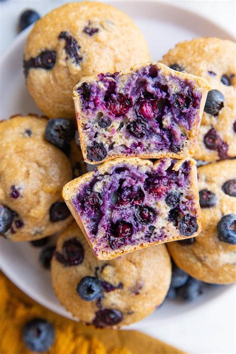 How many protein are in classic blueberry muffin - calories, carbs, nutrition
