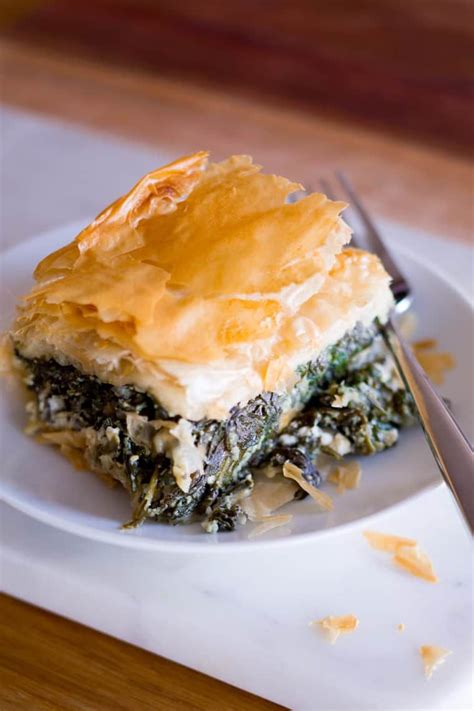 How many protein are in classic spanakopita - calories, carbs, nutrition