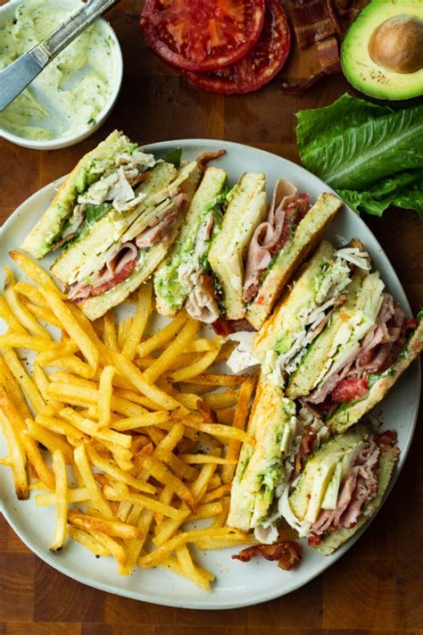 How many protein are in classic triple decker club - calories, carbs, nutrition