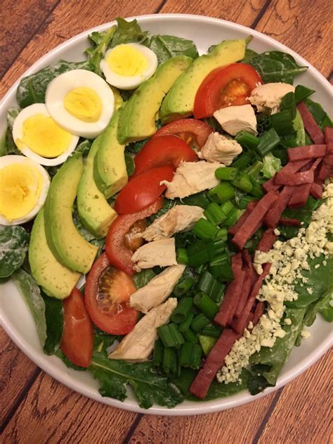 How many protein are in cobb salad pizzalatta - calories, carbs, nutrition