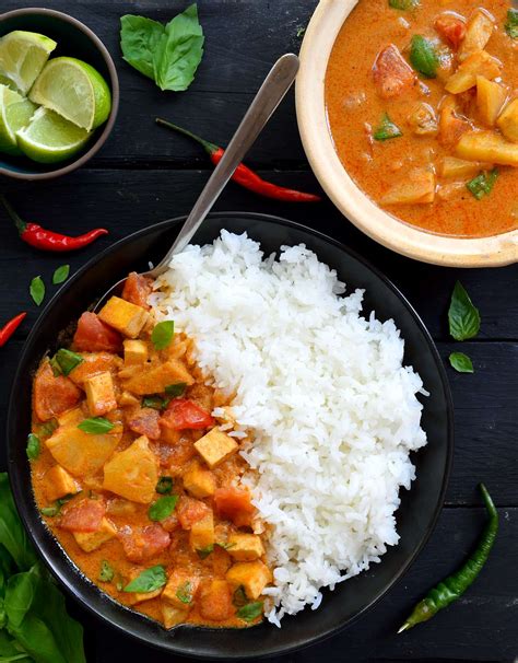 How many protein are in coconut chili curry sauce - calories, carbs, nutrition