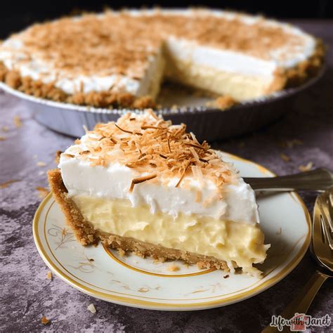 How many protein are in coconut cream pie - calories, carbs, nutrition