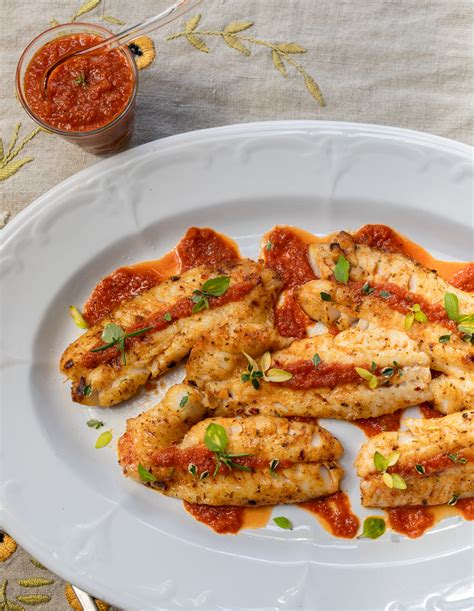 How many protein are in coconut fish with red pepper sauce - calories, carbs, nutrition