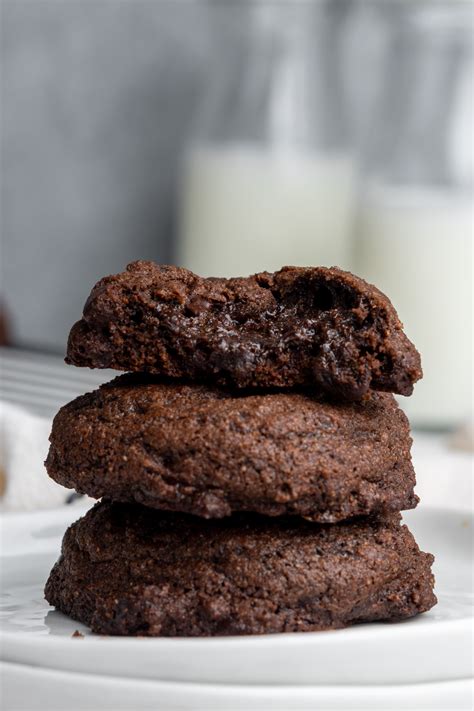 How many protein are in cookie, double chocolate m&m (bostwick) - calories, carbs, nutrition