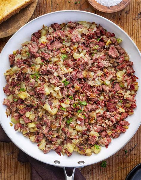 How many protein are in corned beef hash - calories, carbs, nutrition
