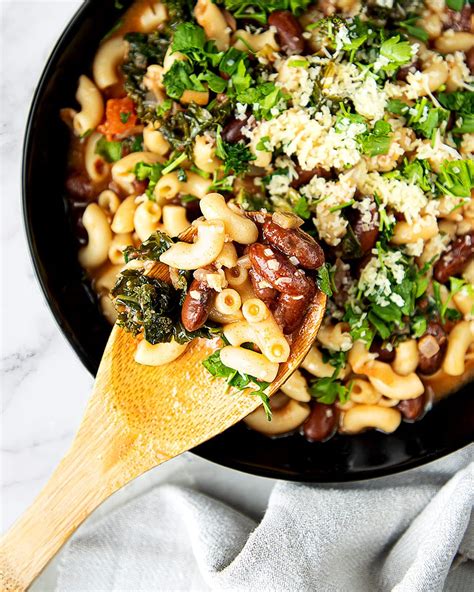 How many protein are in cranberry bean pasta fagioli topped with parmesan cheese (400veg) - calories, carbs, nutrition