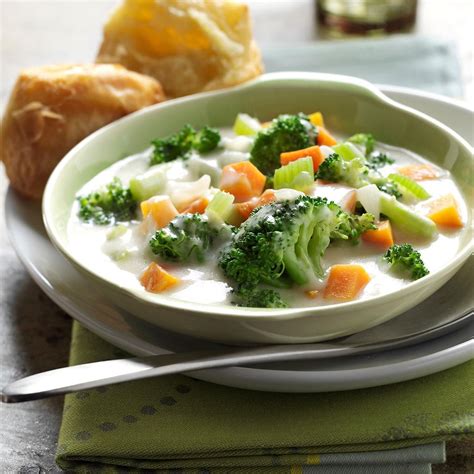 How many protein are in cream of broccoli soup - calories, carbs, nutrition