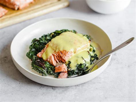 How many protein are in creamy hollandaise sauce - calories, carbs, nutrition