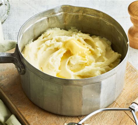 How many protein are in creamy mash (large) - calories, carbs, nutrition