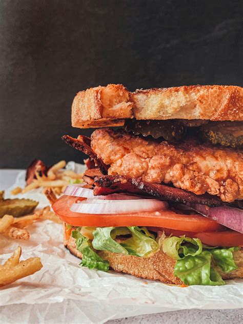 How many protein are in crispy chicken blt sandwich - calories, carbs, nutrition