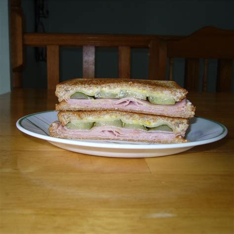 How many protein are in cuban midnight sandwich - calories, carbs, nutrition